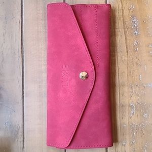 NIB- LUXIE - 8 Pc. BRUSH SET w/ case🌟